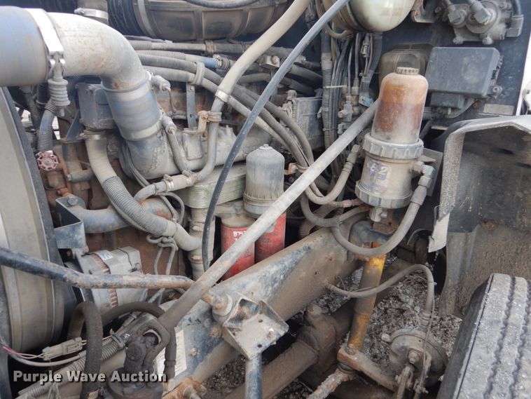 image for item GW9610 2002 Mack CX semi truck