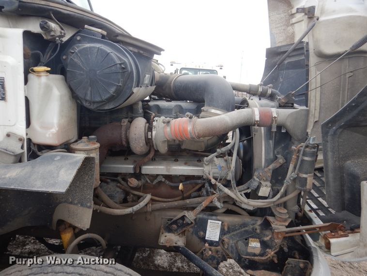 image for item GW9610 2002 Mack CX semi truck