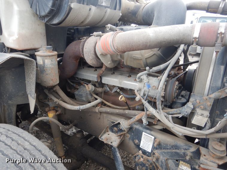 image for item GW9610 2002 Mack CX semi truck