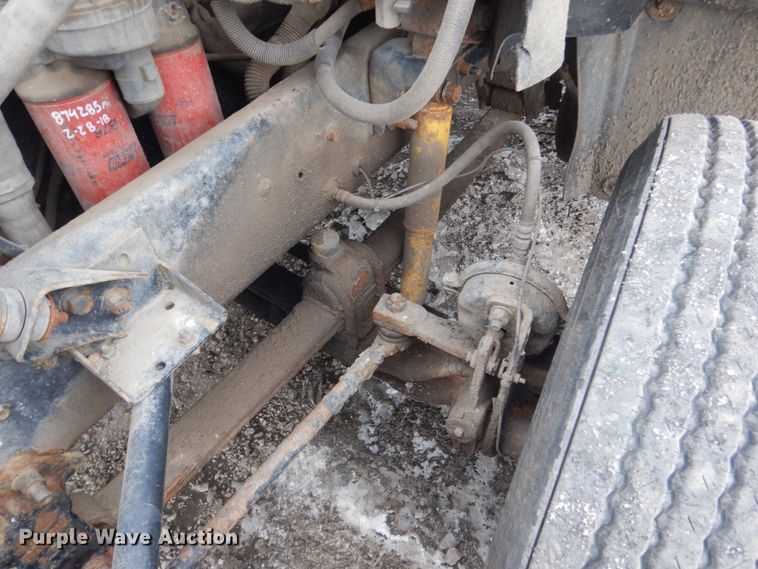 image for item GW9610 2002 Mack CX semi truck