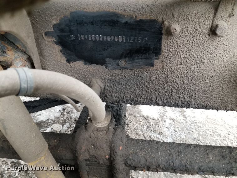 image for item GW9610 2002 Mack CX semi truck