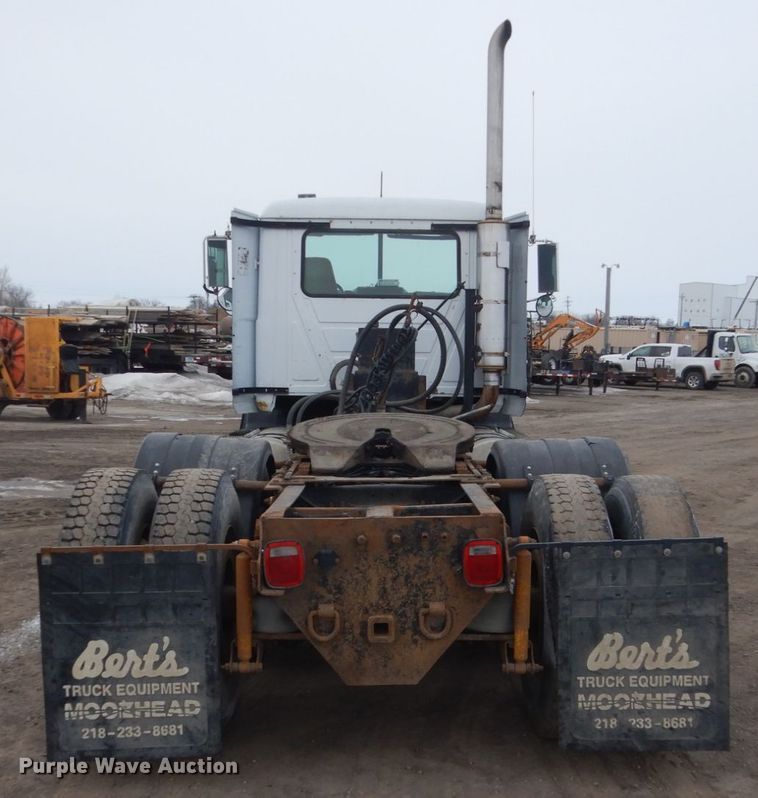 image for item GW9611 1995 Mack CH613 semi truck
