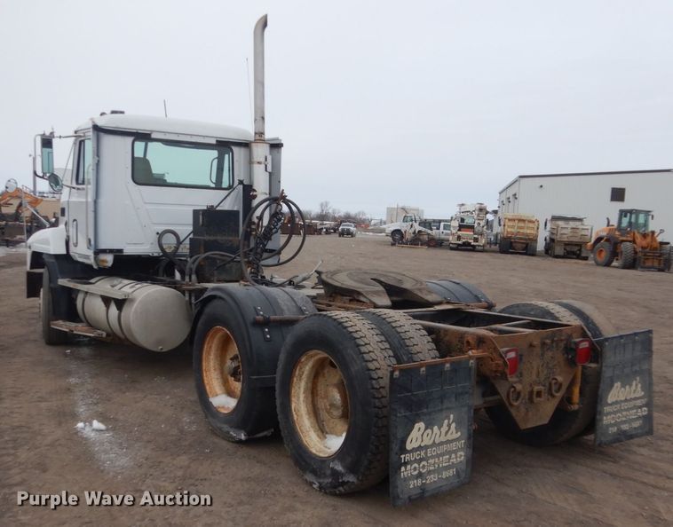 image for item GW9611 1995 Mack CH613 semi truck