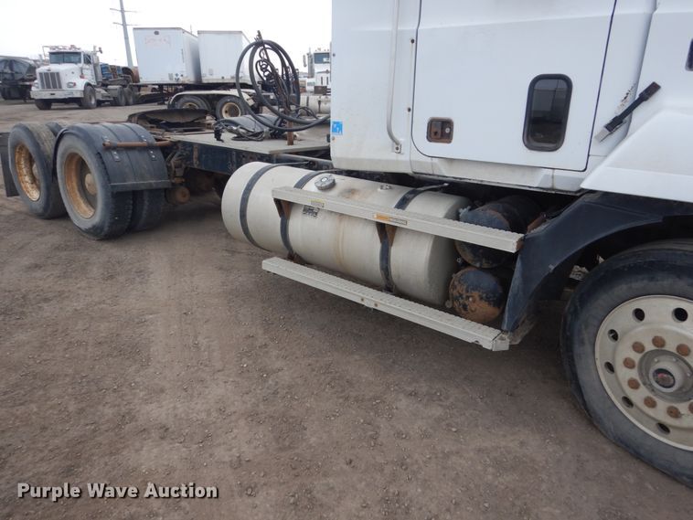 image for item GW9611 1995 Mack CH613 semi truck