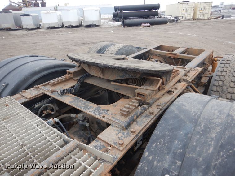 image for item GW9611 1995 Mack CH613 semi truck