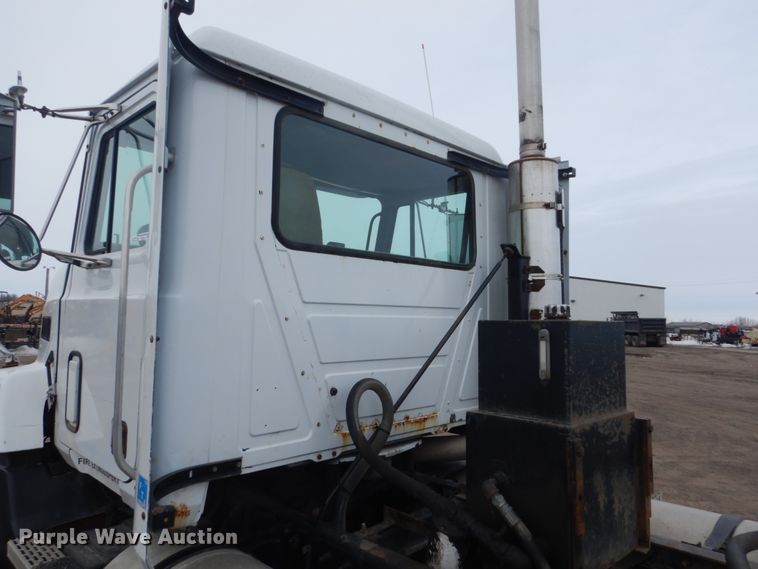 image for item GW9611 1995 Mack CH613 semi truck