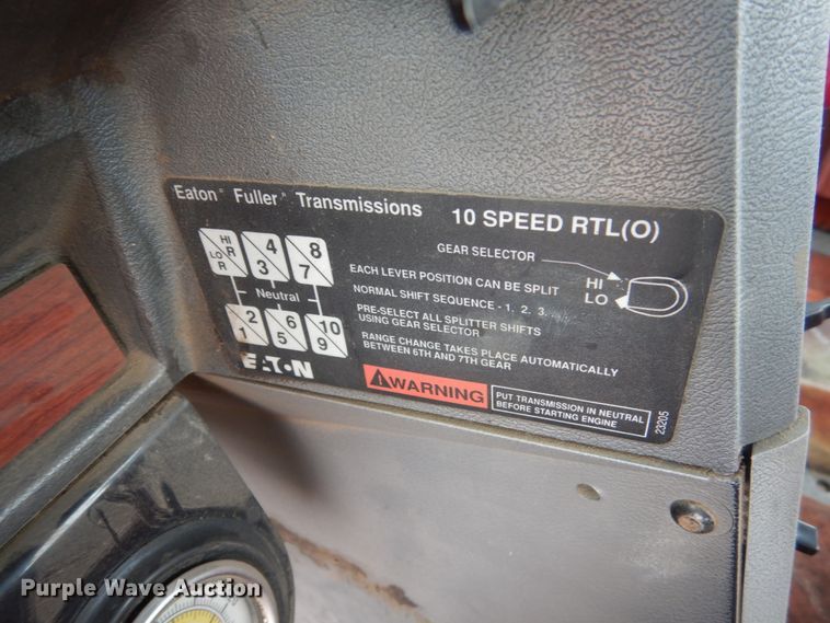 image for item GW9611 1995 Mack CH613 semi truck