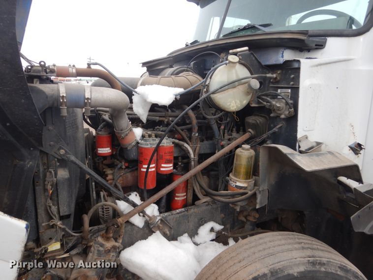 image for item GW9611 1995 Mack CH613 semi truck