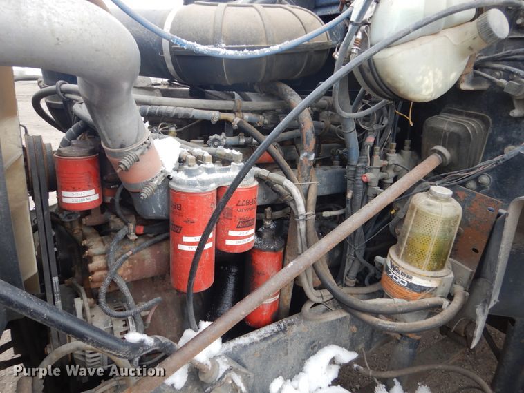 image for item GW9611 1995 Mack CH613 semi truck