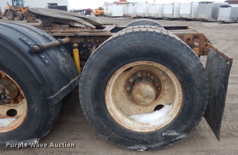 image for item GW9611 1995 Mack CH613 semi truck