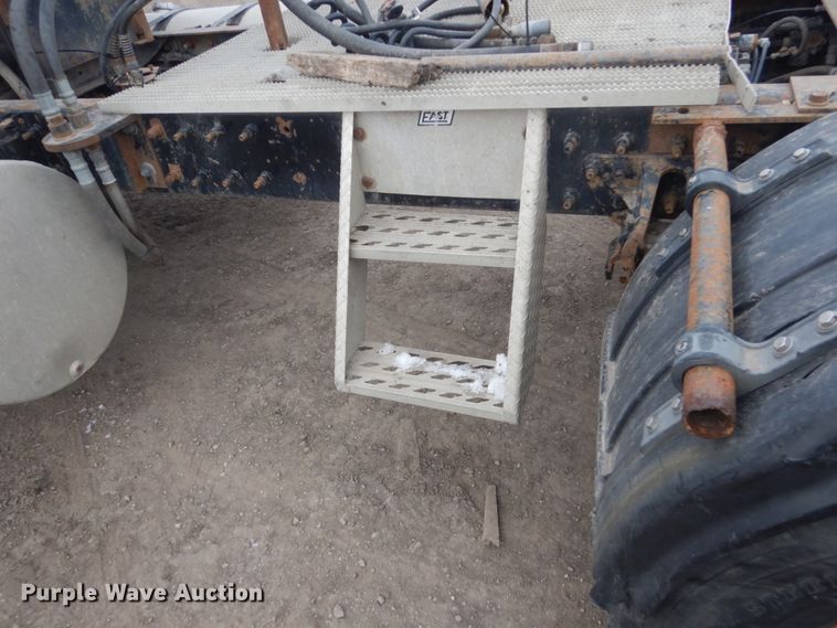 image for item GW9611 1995 Mack CH613 semi truck