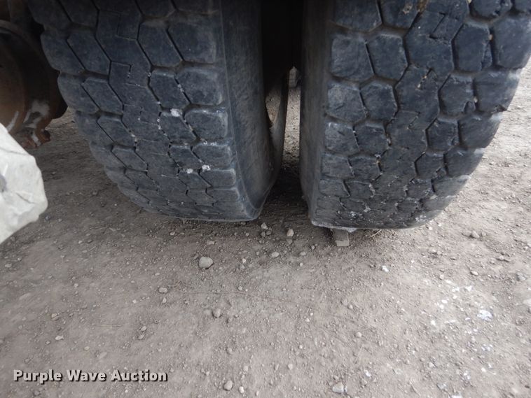 image for item GW9611 1995 Mack CH613 semi truck