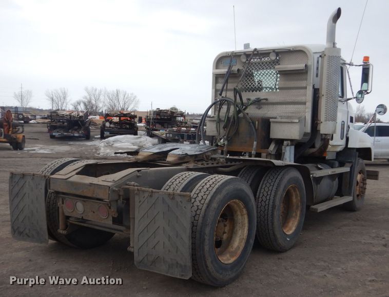 image for item GW9612 1999 Mack CH613 semi truck
