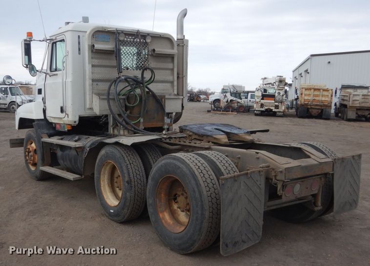 image for item GW9612 1999 Mack CH613 semi truck