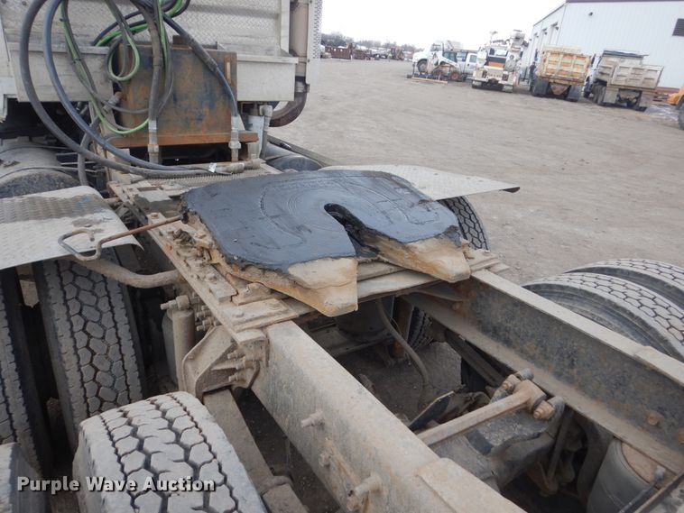 image for item GW9612 1999 Mack CH613 semi truck