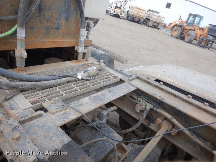 image for item GW9612 1999 Mack CH613 semi truck