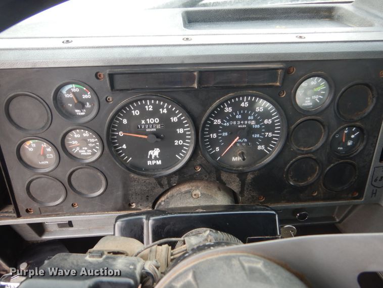 image for item GW9612 1999 Mack CH613 semi truck