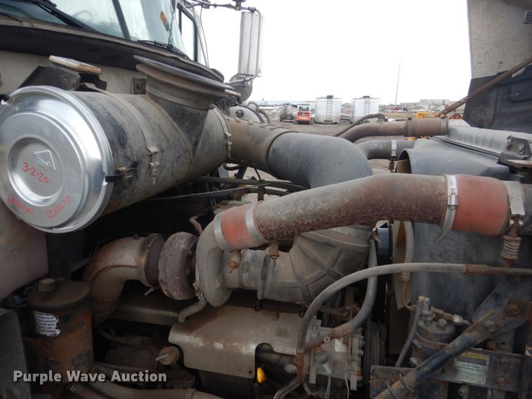 image for item GW9612 1999 Mack CH613 semi truck