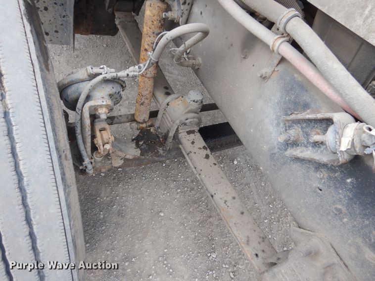 image for item GW9612 1999 Mack CH613 semi truck