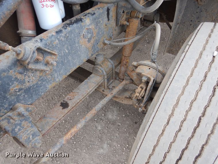 image for item GW9612 1999 Mack CH613 semi truck