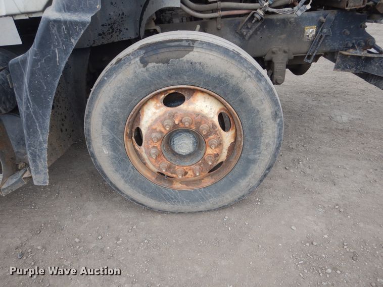 image for item GW9612 1999 Mack CH613 semi truck