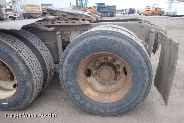 image for item GW9612 1999 Mack CH613 semi truck