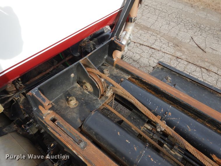 image for item GW9708 2000 Volvo Autocar roll-off container truck