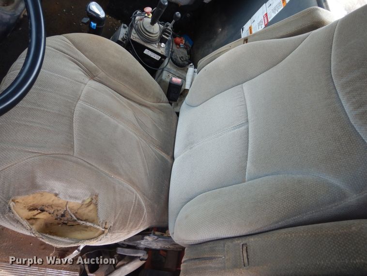 image for item GW9708 2000 Volvo Autocar roll-off container truck