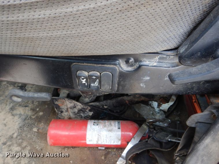 image for item GW9708 2000 Volvo Autocar roll-off container truck