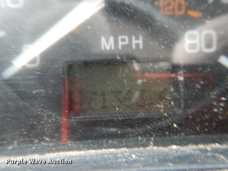 image for item GW9708 2000 Volvo Autocar roll-off container truck