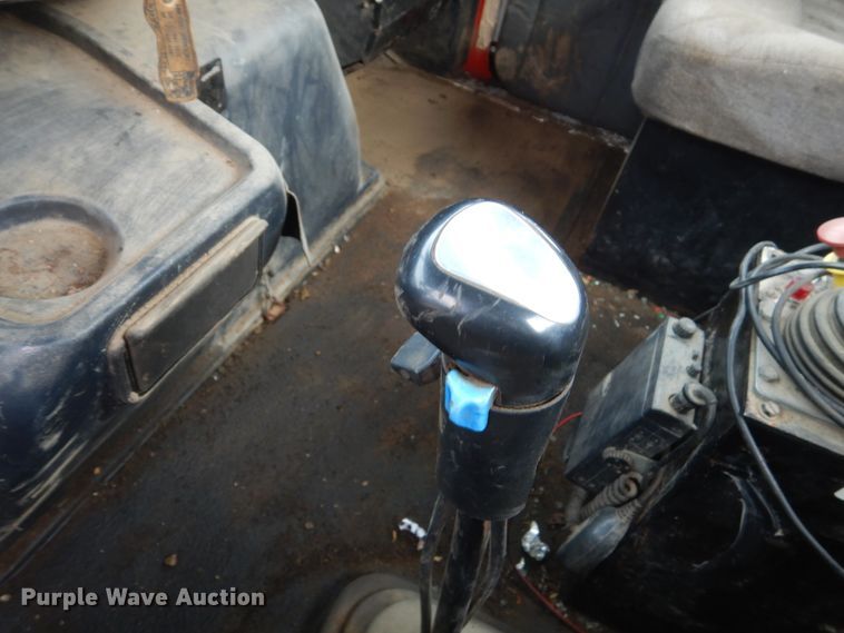 image for item GW9708 2000 Volvo Autocar roll-off container truck