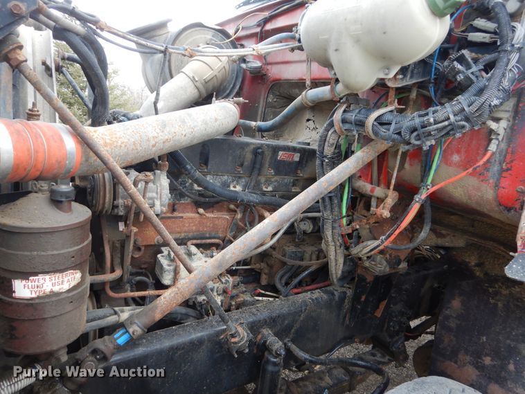 image for item GW9708 2000 Volvo Autocar roll-off container truck