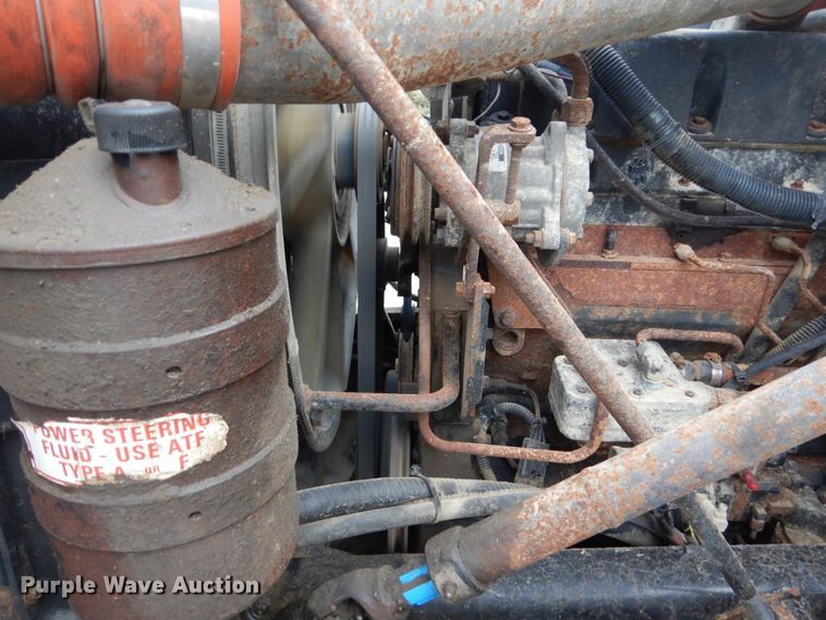 image for item GW9708 2000 Volvo Autocar roll-off container truck