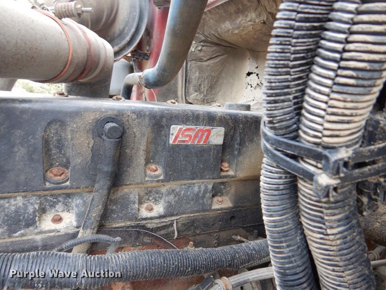 image for item GW9708 2000 Volvo Autocar roll-off container truck