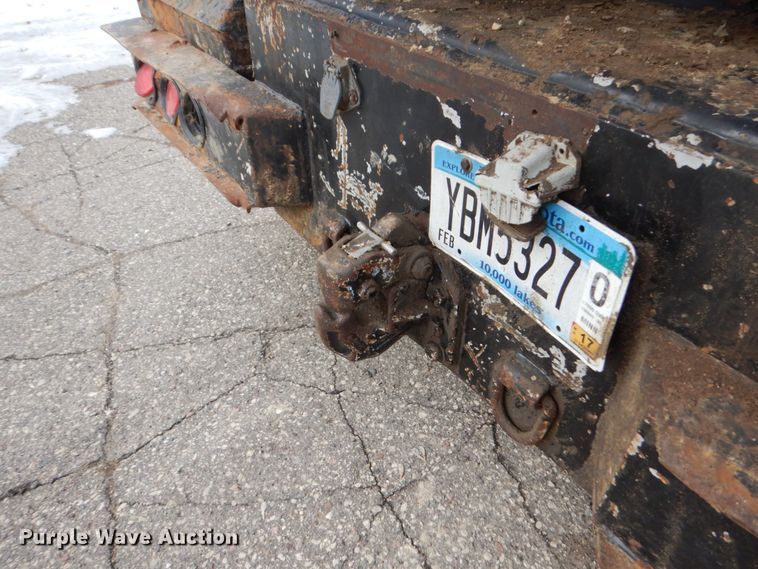 image for item GW9708 2000 Volvo Autocar roll-off container truck