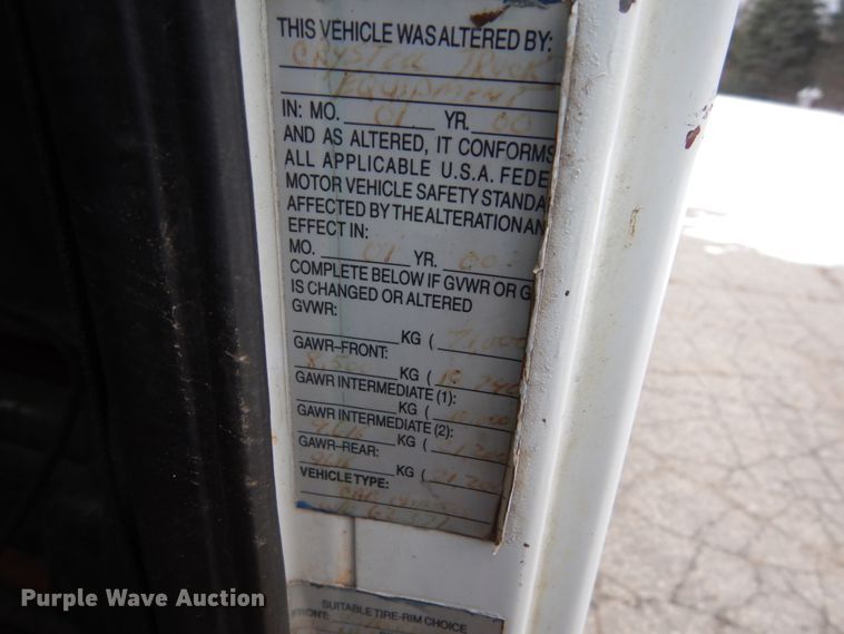 image for item GW9708 2000 Volvo Autocar roll-off container truck