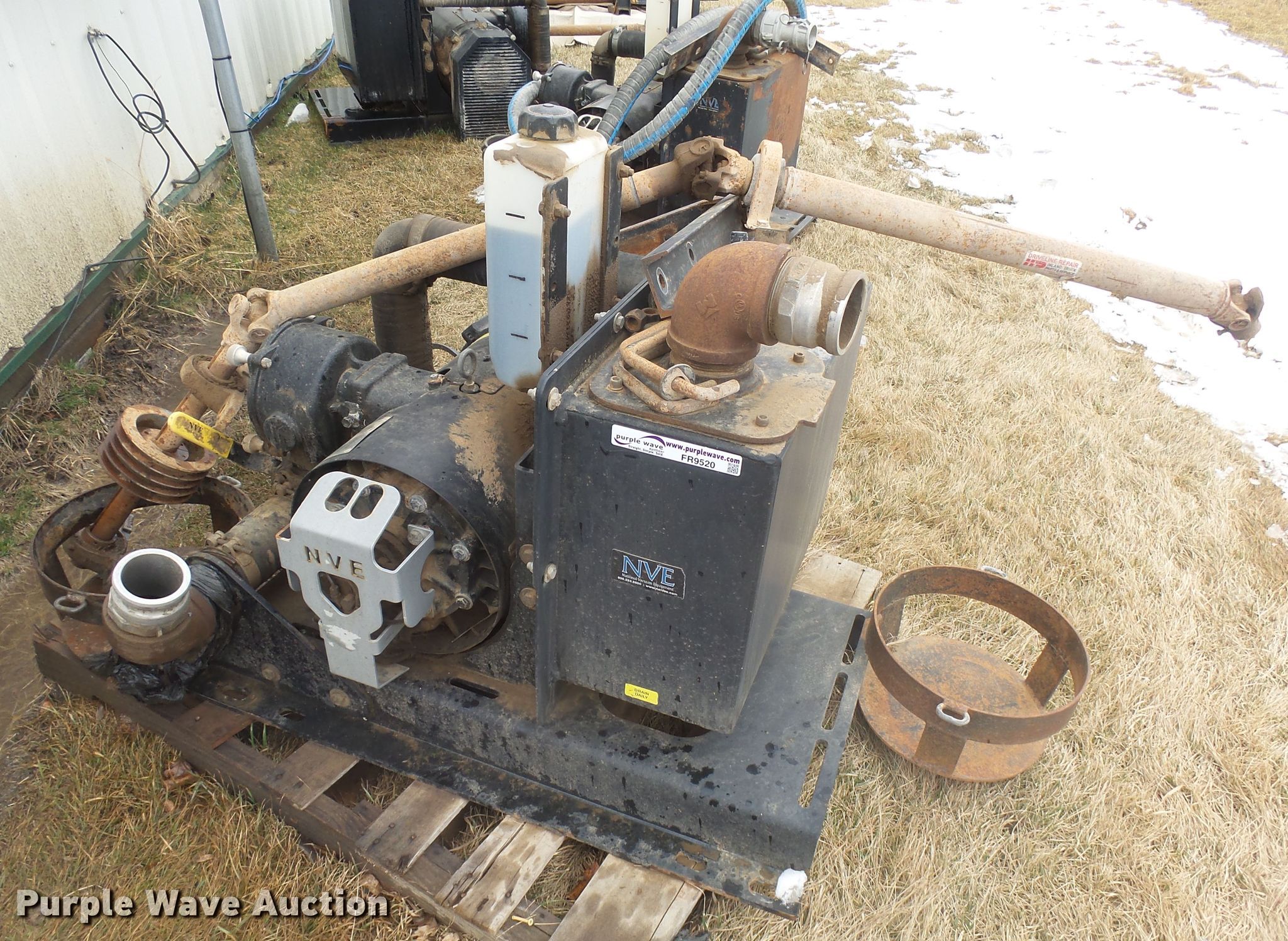 2014 Challenger 607AFS vacuum pump in Hartford, SD Item FR9520 sold Purple Wave
