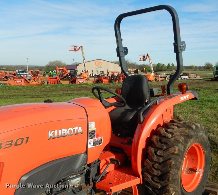 image for item ES9539 2016 Kubota L3301D MFWD tractor
