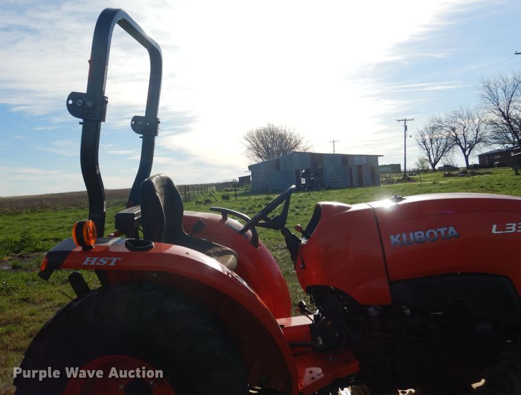 image for item ES9539 2016 Kubota L3301D MFWD tractor
