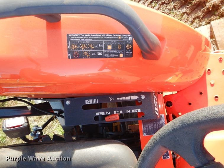 image for item ES9539 2016 Kubota L3301D MFWD tractor