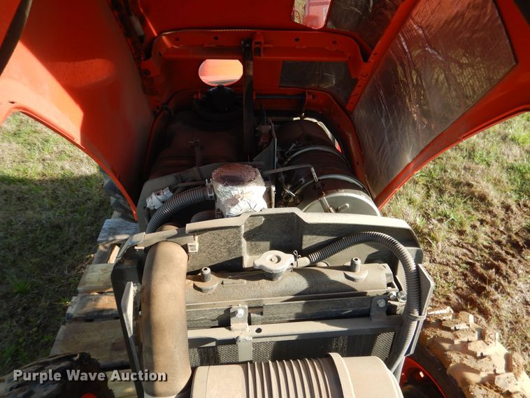 image for item ES9539 2016 Kubota L3301D MFWD tractor