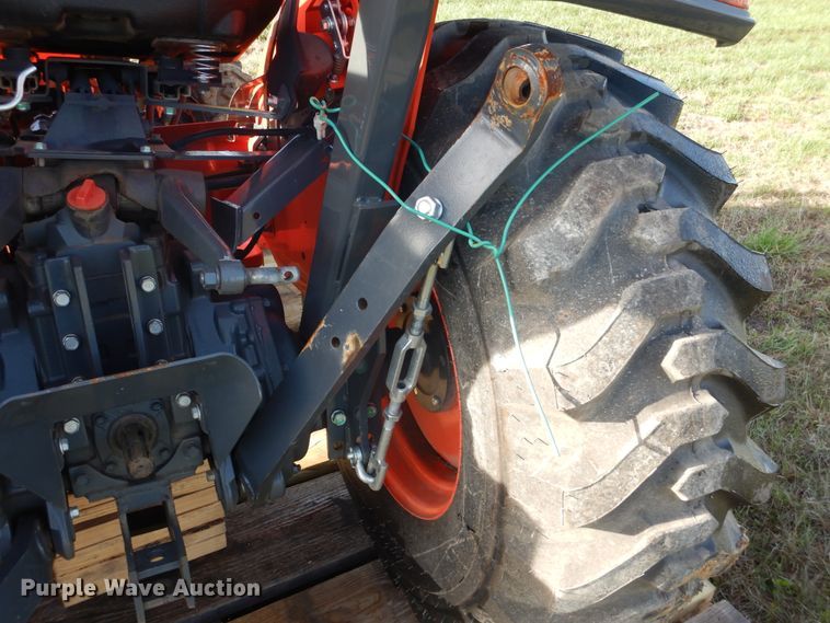 image for item ES9539 2016 Kubota L3301D MFWD tractor