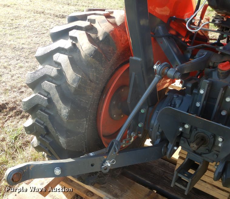 image for item ES9539 2016 Kubota L3301D MFWD tractor