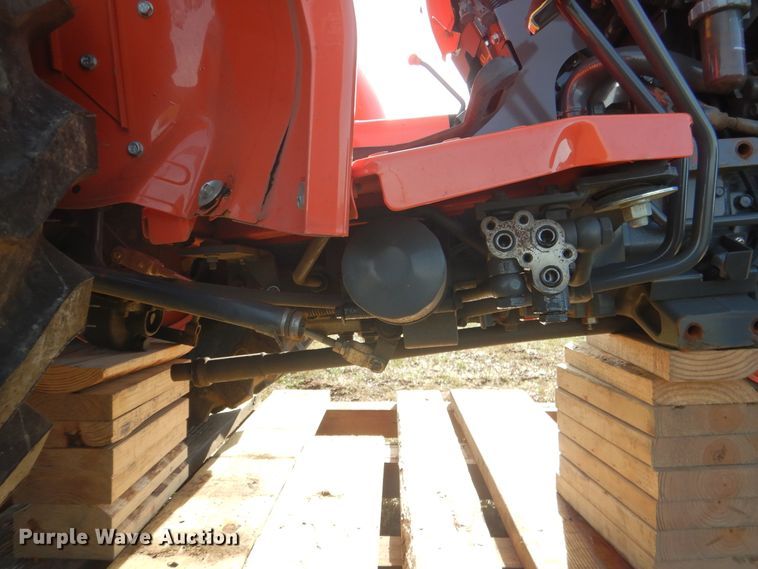 image for item ES9539 2016 Kubota L3301D MFWD tractor