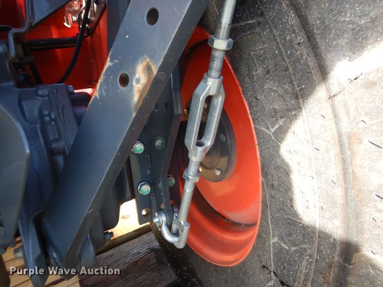 image for item ES9539 2016 Kubota L3301D MFWD tractor