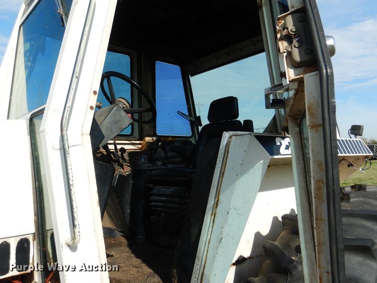 image for item ES9548 1980 Case 2290 tractor