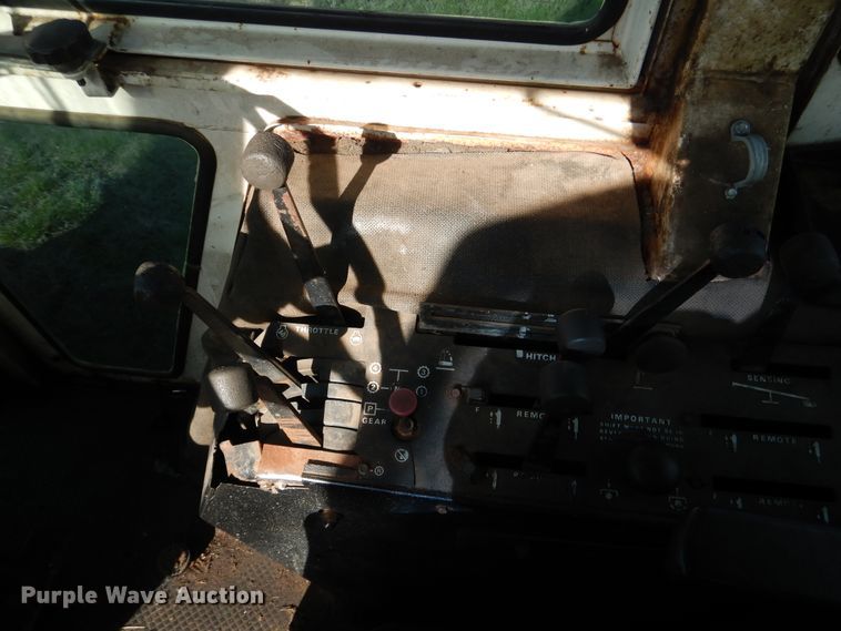 image for item ES9548 1980 Case 2290 tractor