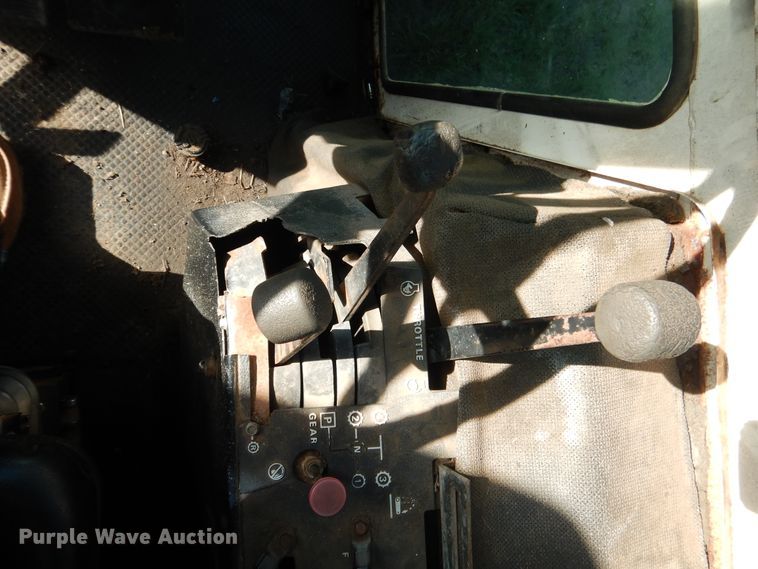 image for item ES9548 1980 Case 2290 tractor