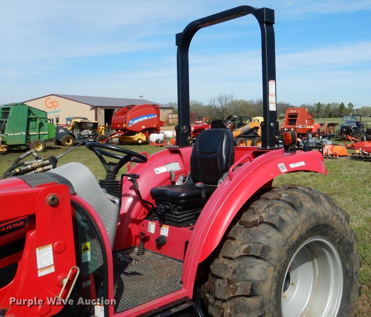 image for item ES9551 2014 Mahindra 2555 MFWD tractor