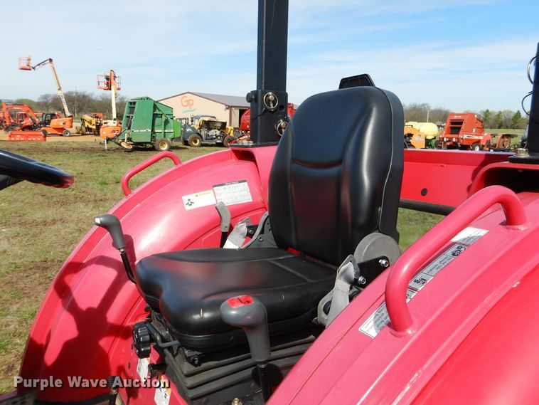 image for item ES9551 2014 Mahindra 2555 MFWD tractor